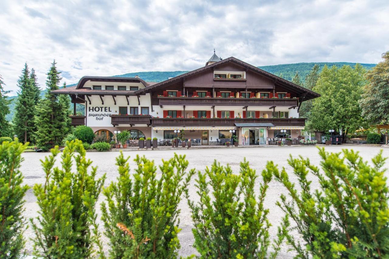 Hotel Sigmunderhof Chienes Eksteriør bilde