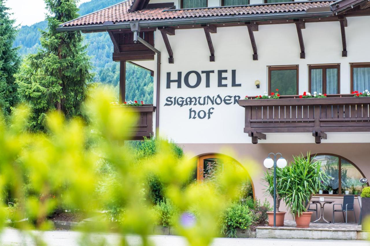 Hotel Sigmunderhof Chienes Eksteriør bilde