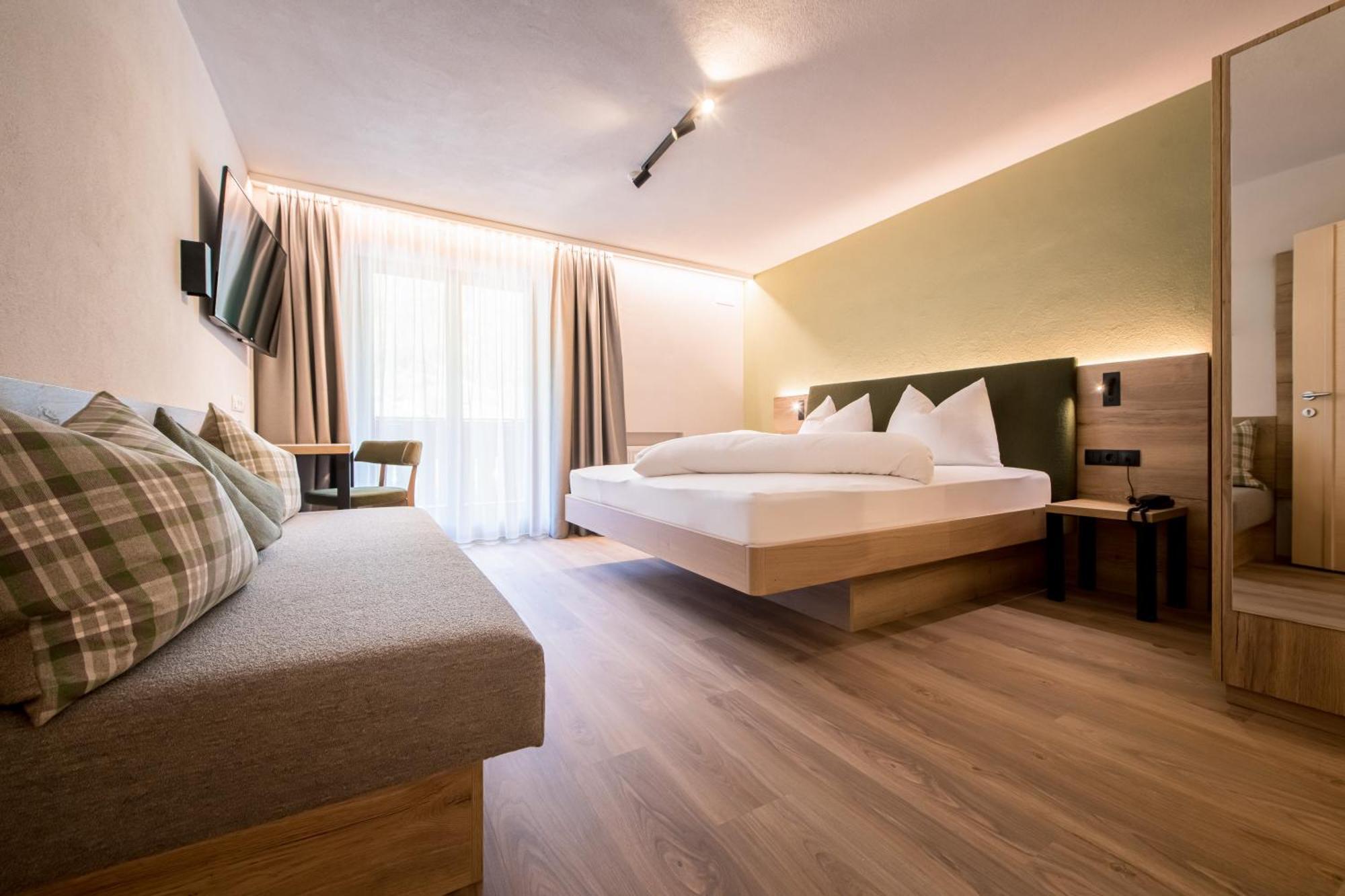 Hotel Sigmunderhof Chienes Eksteriør bilde